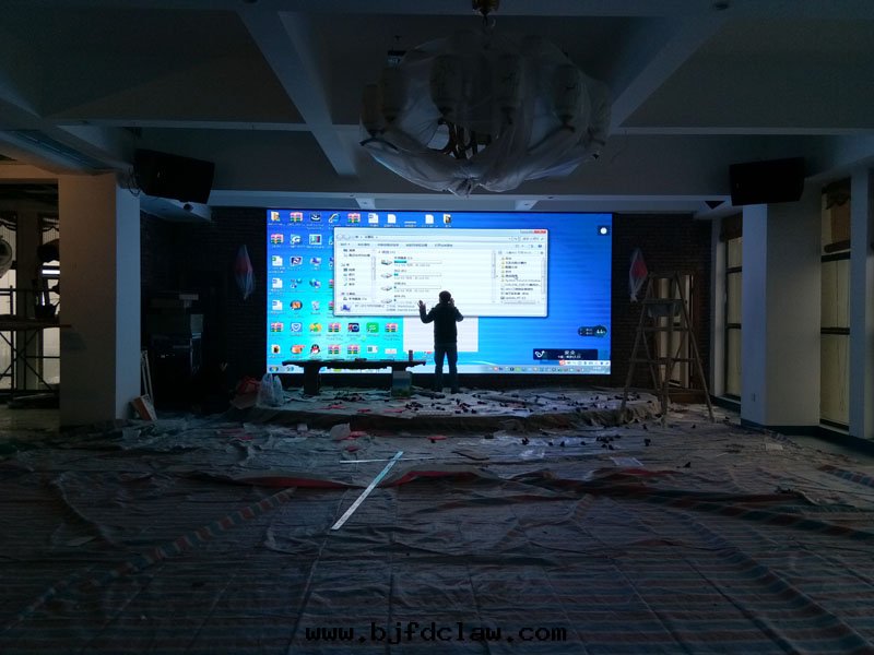 渝北(běi)泰达(dá)爾 室(shì)內(nèi)LED顯示屏P2.5