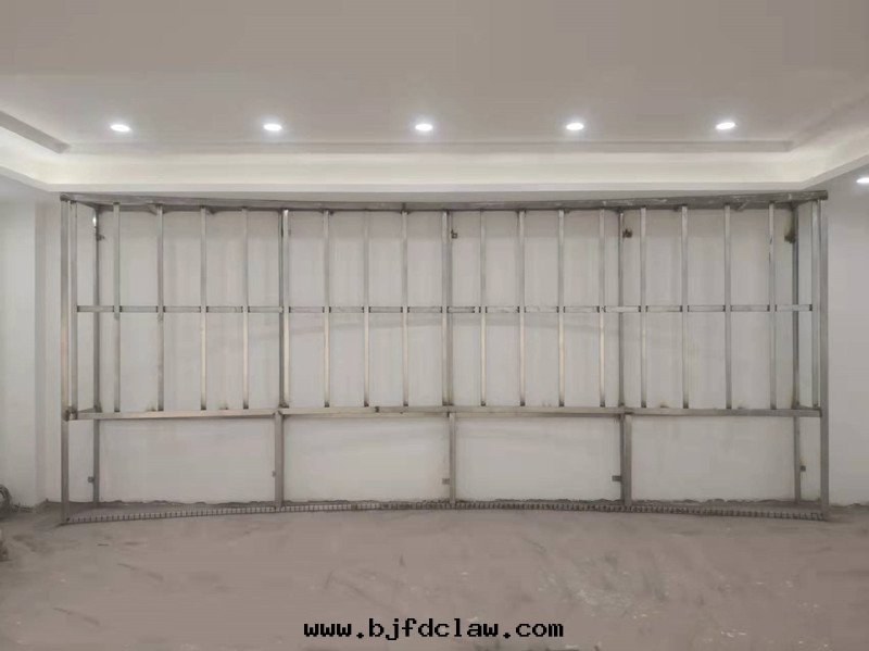 铜(tóng)梁(liáng)教育技術(shù)中(zhōng)心(xīn)LED顯示屏安(ān)裝(zhuāng)