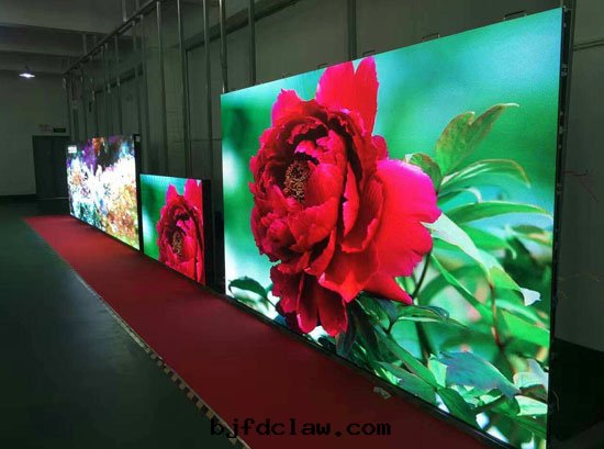 小間(jiān)距LED屏