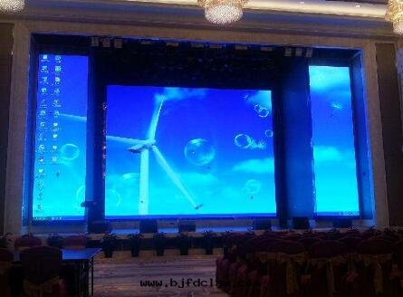 led顯示屏需求逐漸趨向(xiàng)于(yú)定(dìng)制化(huà)