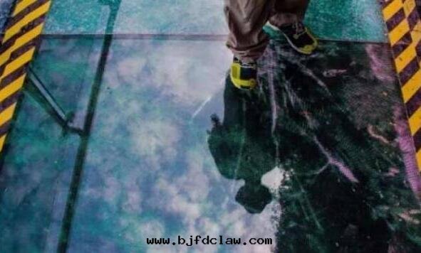 玻璃栈道(dào) 碎玻璃.jpg